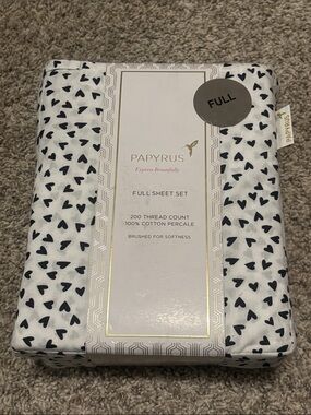 NWT Papyrus Heart Full Size Sheet Set